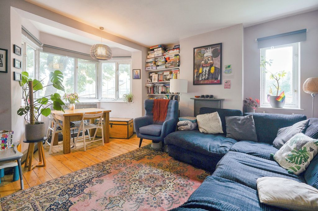 Property photo 1 of 11 Front Reception