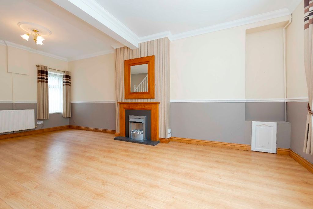 Property photo 3 of 30