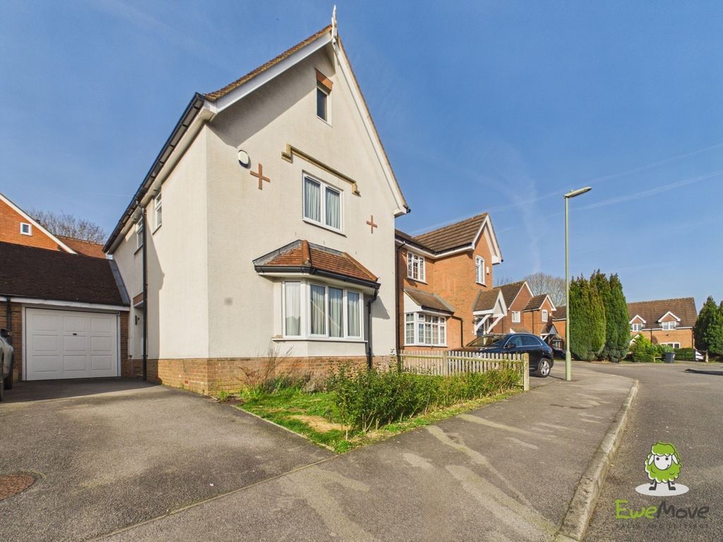 Property photo 1 of 22 Ewemove Basingstoke Estate Agents - Speckled Wood