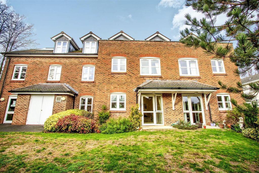 Additional image 28 of 1 bed flat for saleRadford Court, Tower Road, Liphook GU30