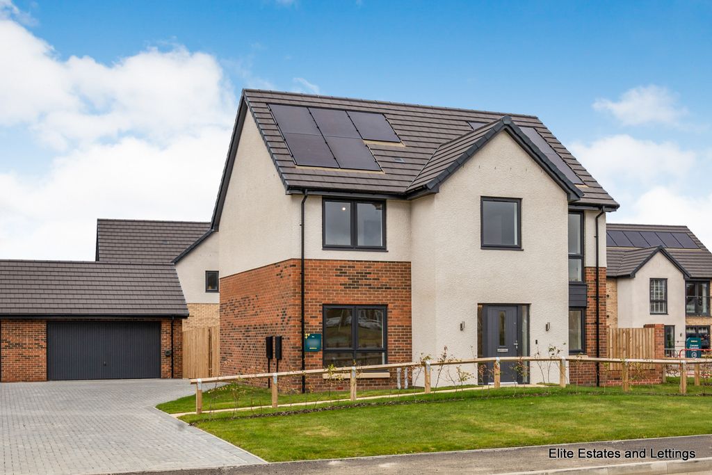 Property photo 1 of 16 01-_Mg_8790