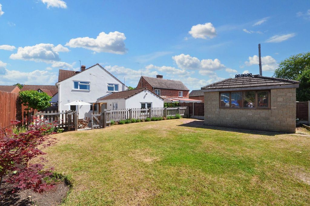 Property photo 2 of 29