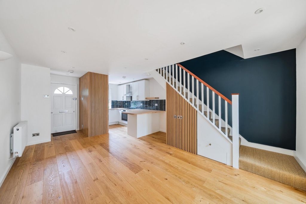 Property photo 1 of 12 1175608 (3)