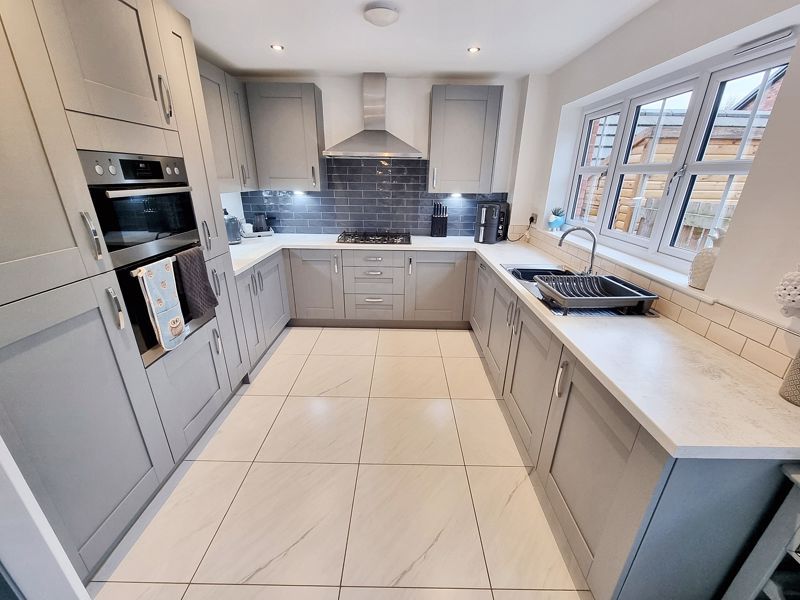 Property photo 3 of 17 Photo 10