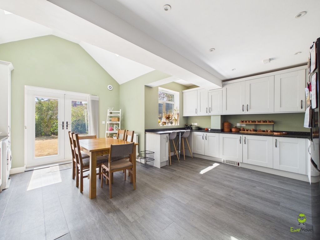 Property photo 1 of 10 Presented By Nicoleta At Ewemove Bexleyheath And D