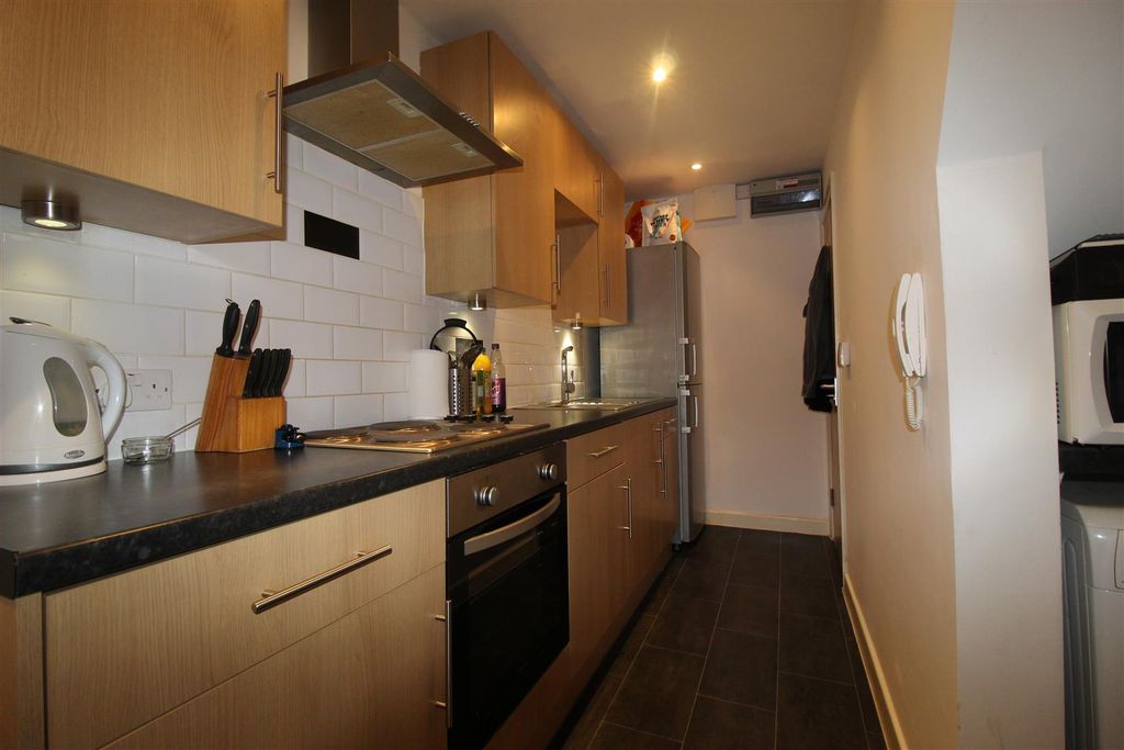 Property photo 2 of 5 Kitchen.Jpg