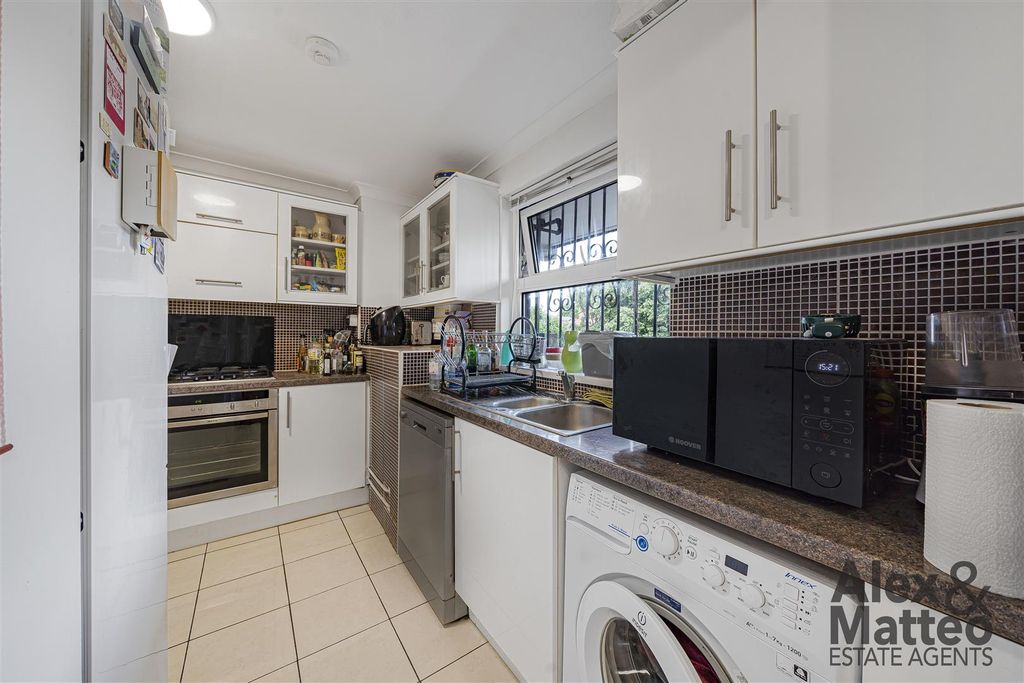 Property photo 2 of 14 Westlake