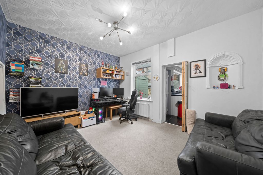 Property photo 2 of 18