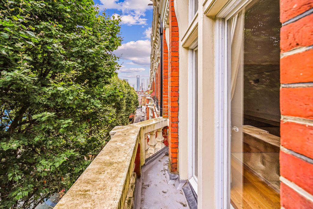 Property photo 3 of 14