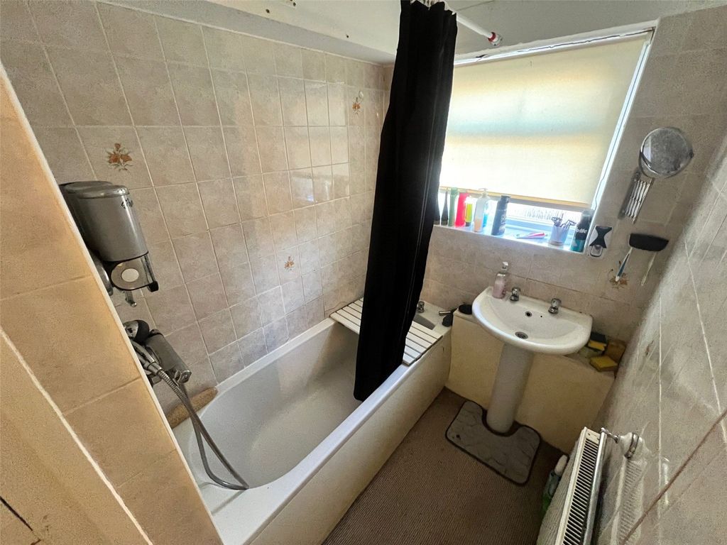 Property photo 3 of 8 Picture No. 02