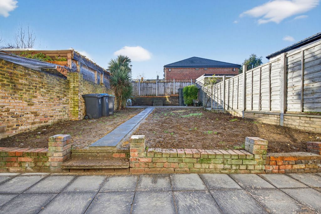 Property photo 2 of 20