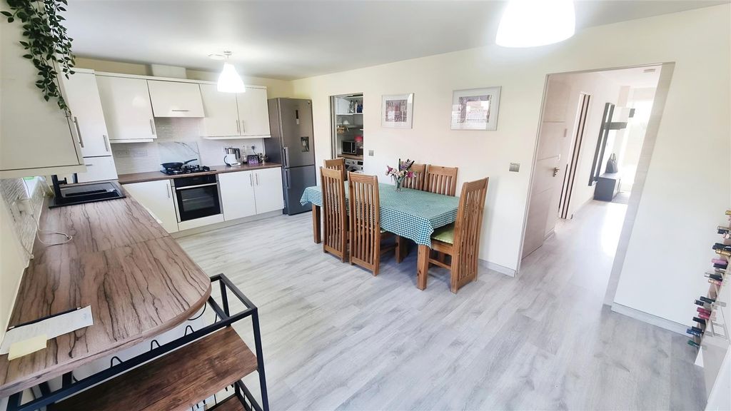 Property photo 2 of 18 Eb8A8Df3-Irjoylwlk0Ufiqlrmwyzwq.Jpg
