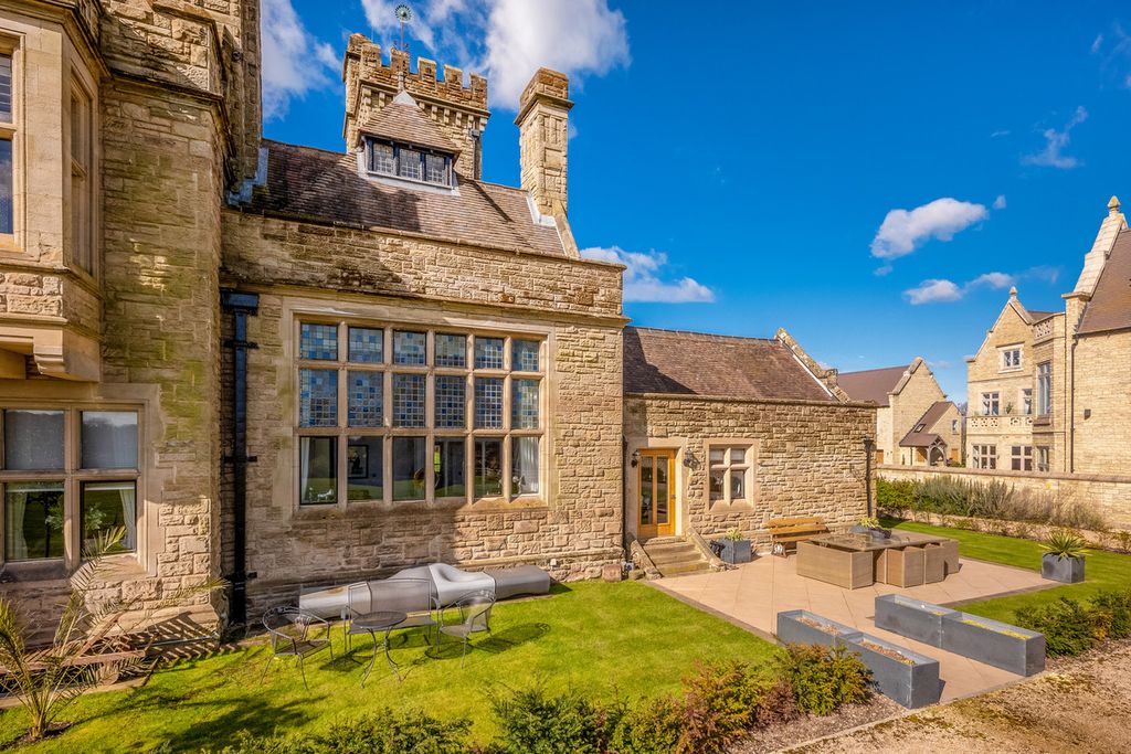 Property photo 3 of 38