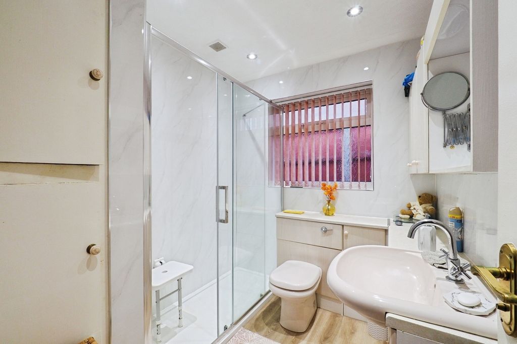 Property photo 3 of 12 Shower Room