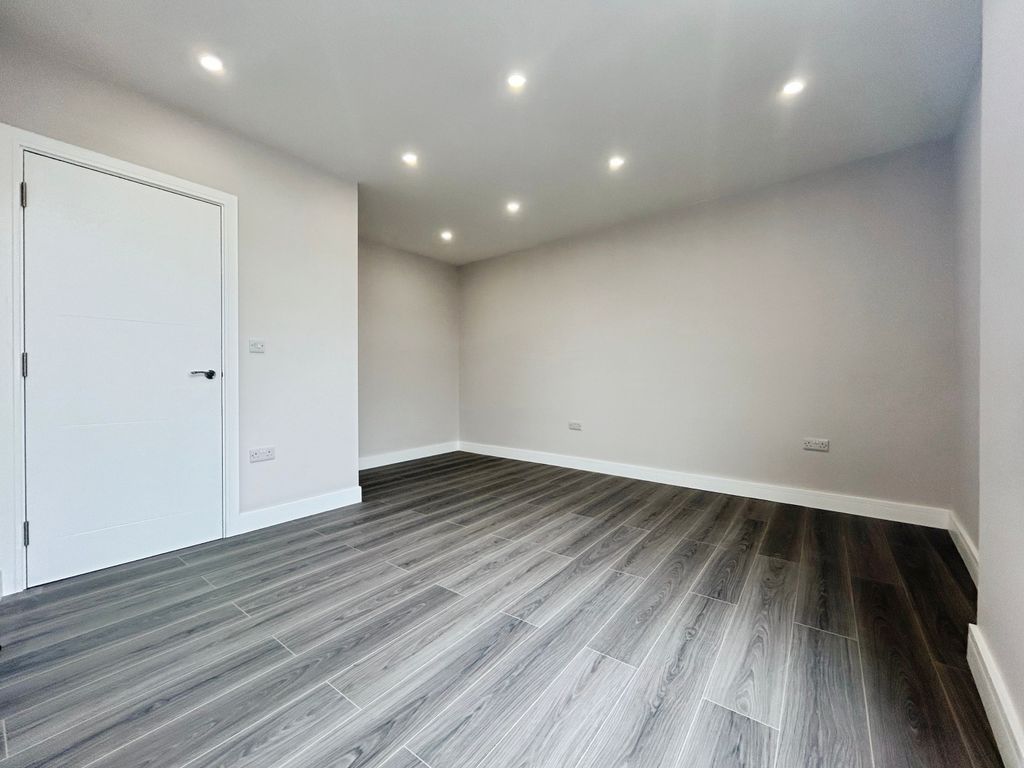 Property photo 2 of 3
