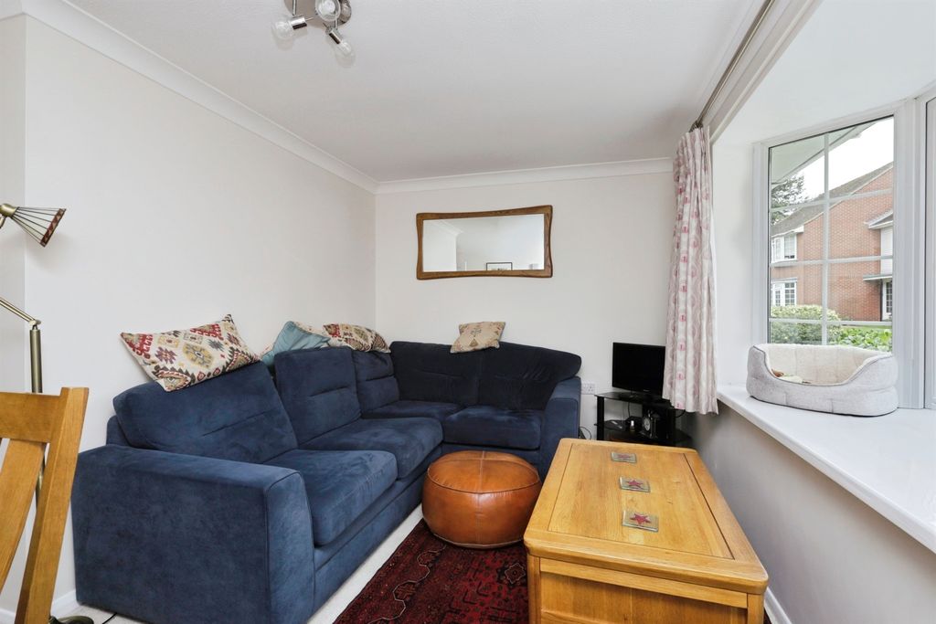 Property photo 2 of 16