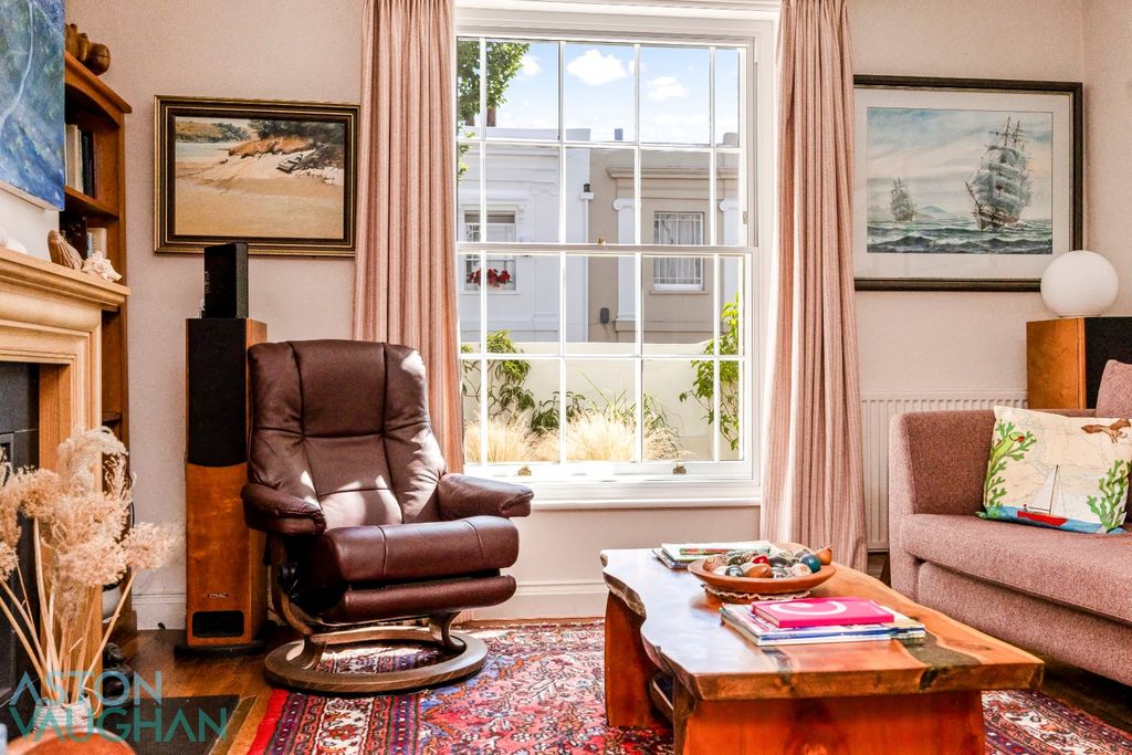 Property photo 3 of 39 5300072