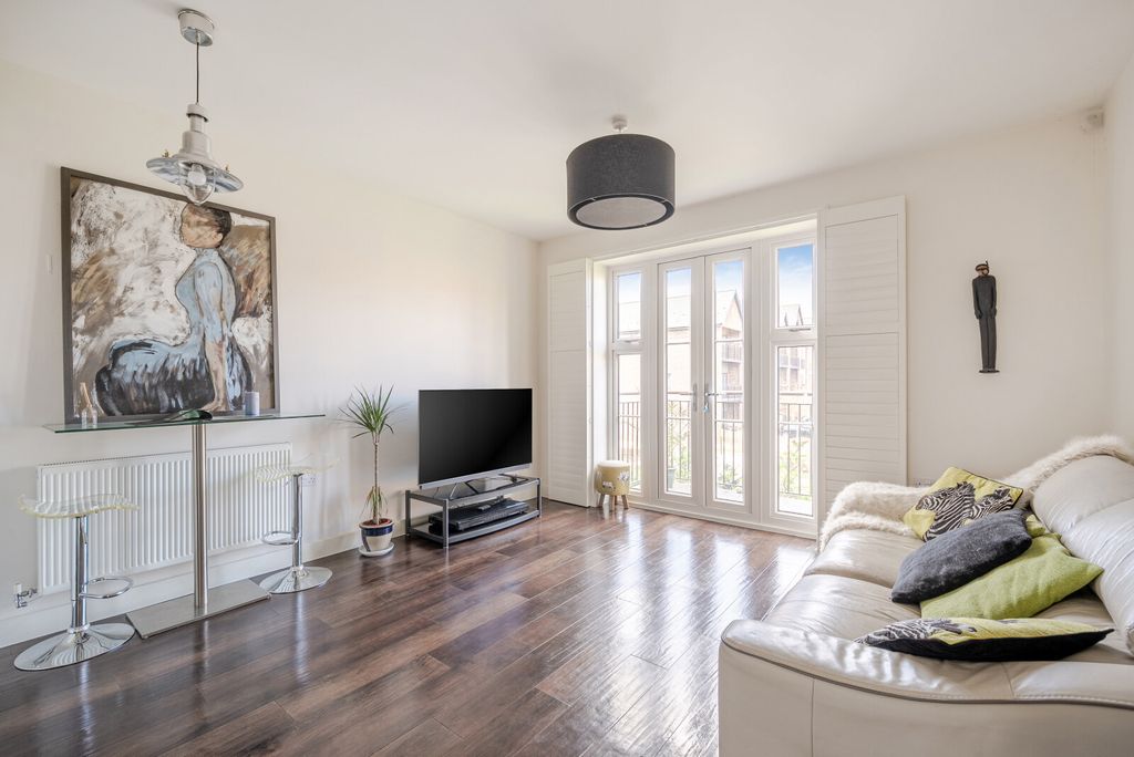 Property photo 2 of 24 1435281-12-69c3d4...