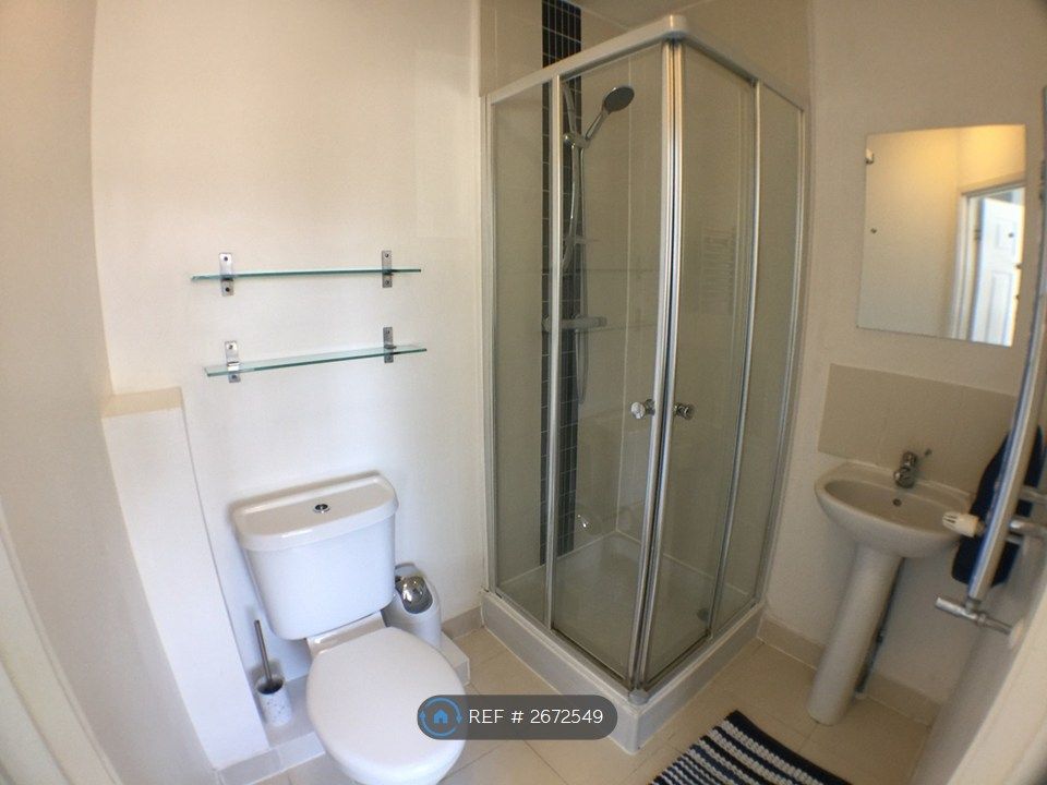 Property photo 3 of 12 Ensuite Shower Room