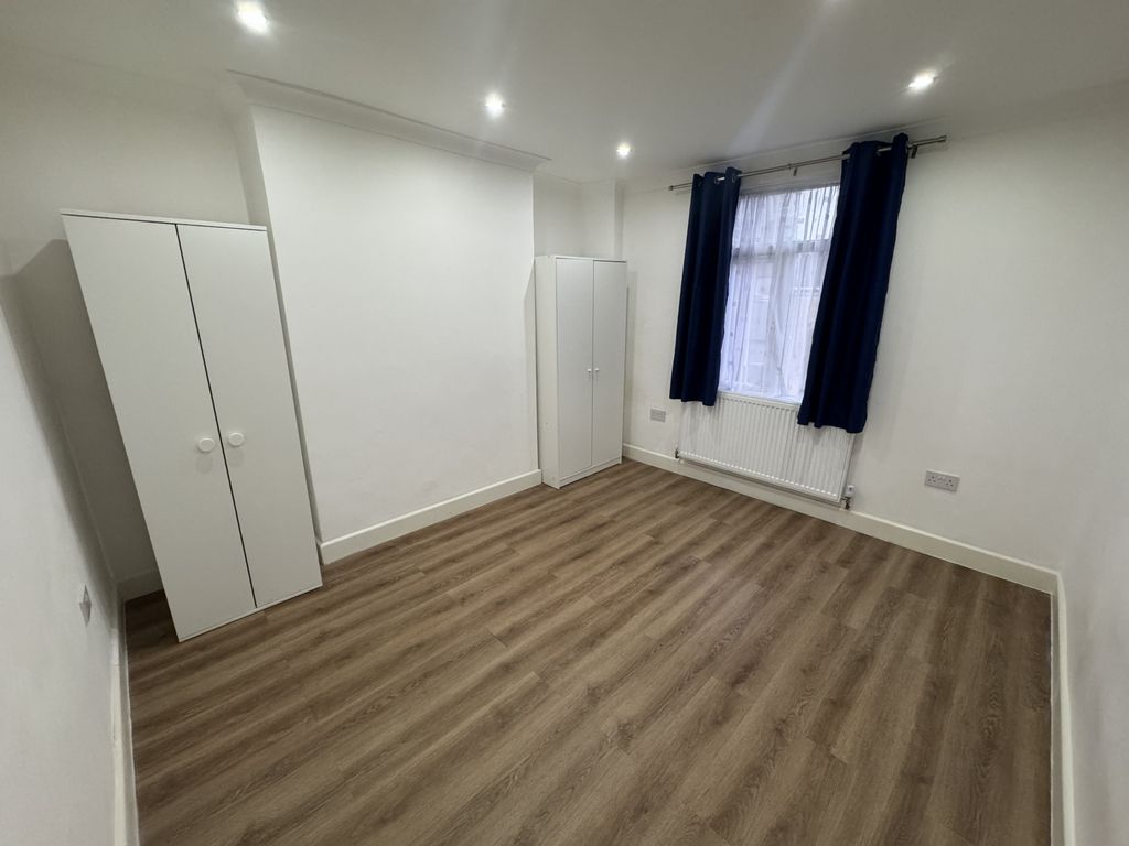 Property photo 2 of 7 Gallery