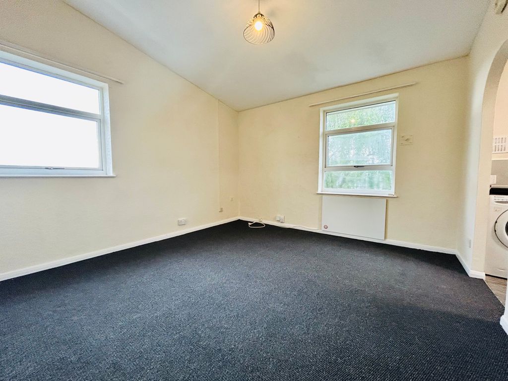 Property photo 2 of 6 Living Room