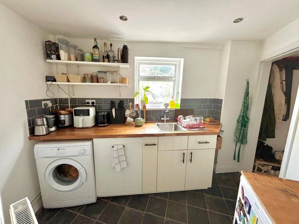 Property photo 3 of 9 Picture No. 21