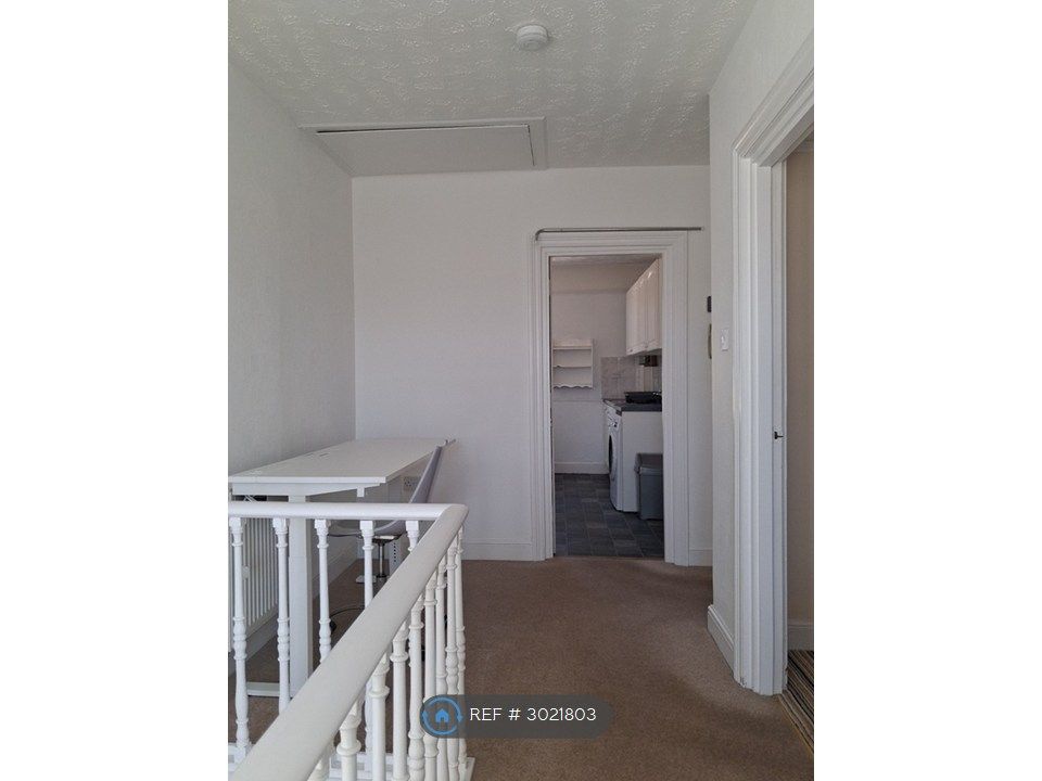 Property photo 2 of 25