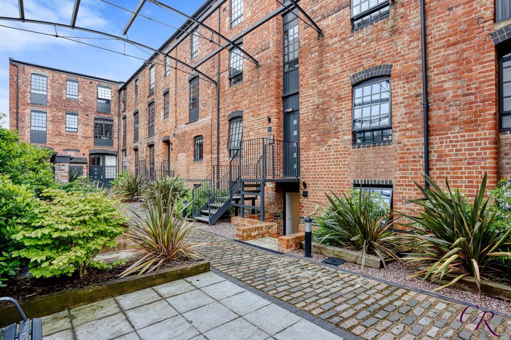 Property photo 1 of 11 External