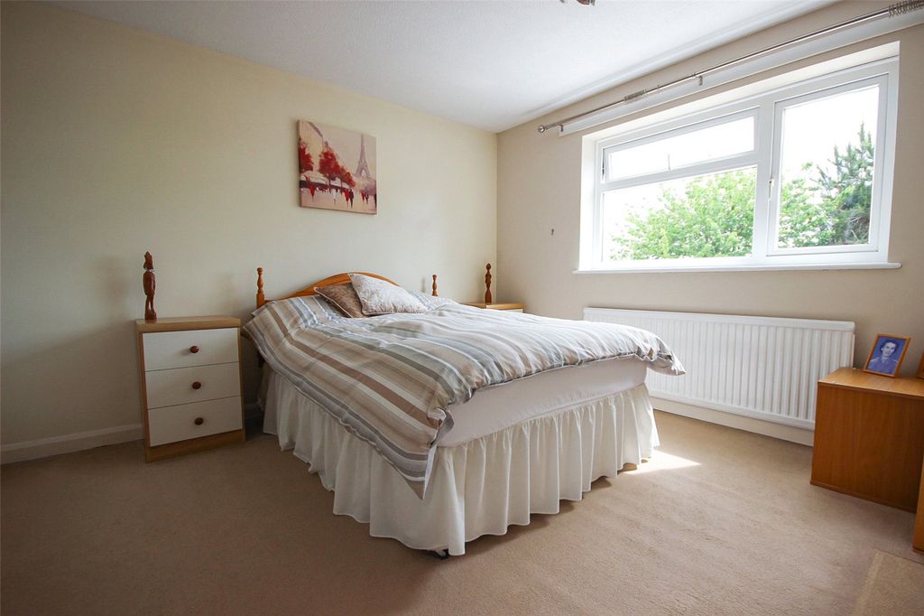Property photo 2 of 22 Picture No. 21