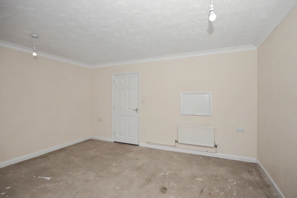 Property photo 3 of 17 12 Kestrel Close, Swaffham, Norfolk, Pe37 8Hj