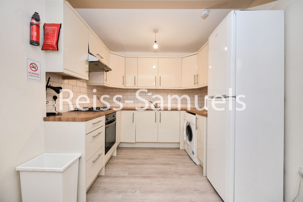 Property photo 3 of 47