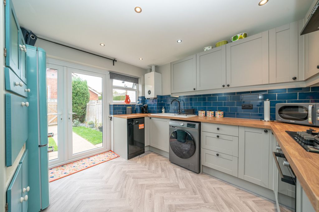 Property photo 2 of 16 6-Britstock-1013