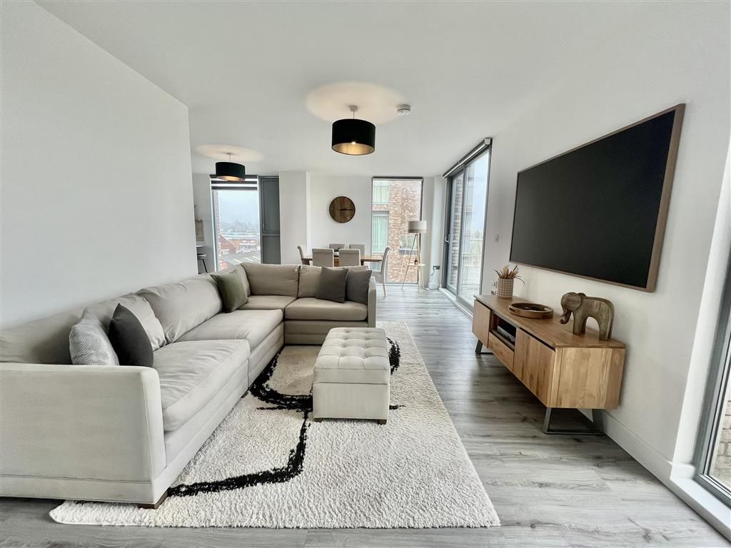 Property photo 2 of 18 Image