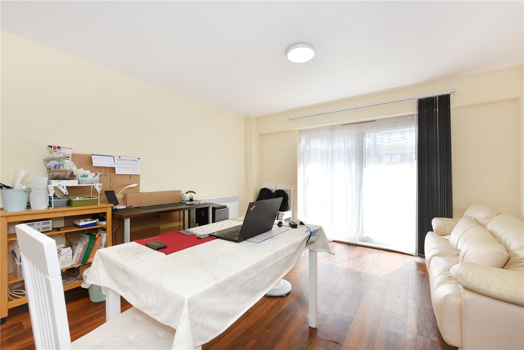 Property photo 3 of 10 Picture No. 07