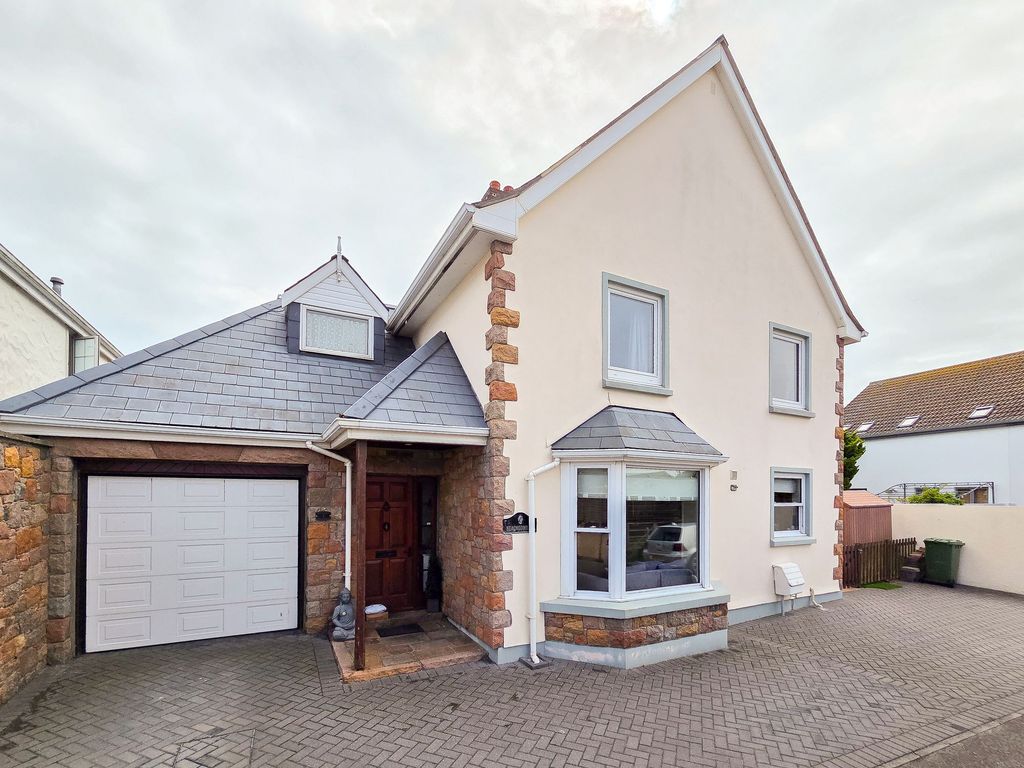 Property photo 1 of 36