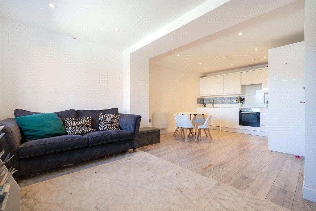 Property photo 3 of 16 Picture No. 12