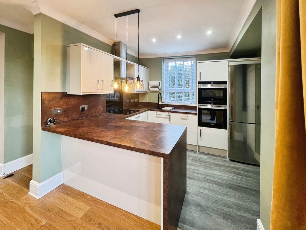 Property photo 3 of 23