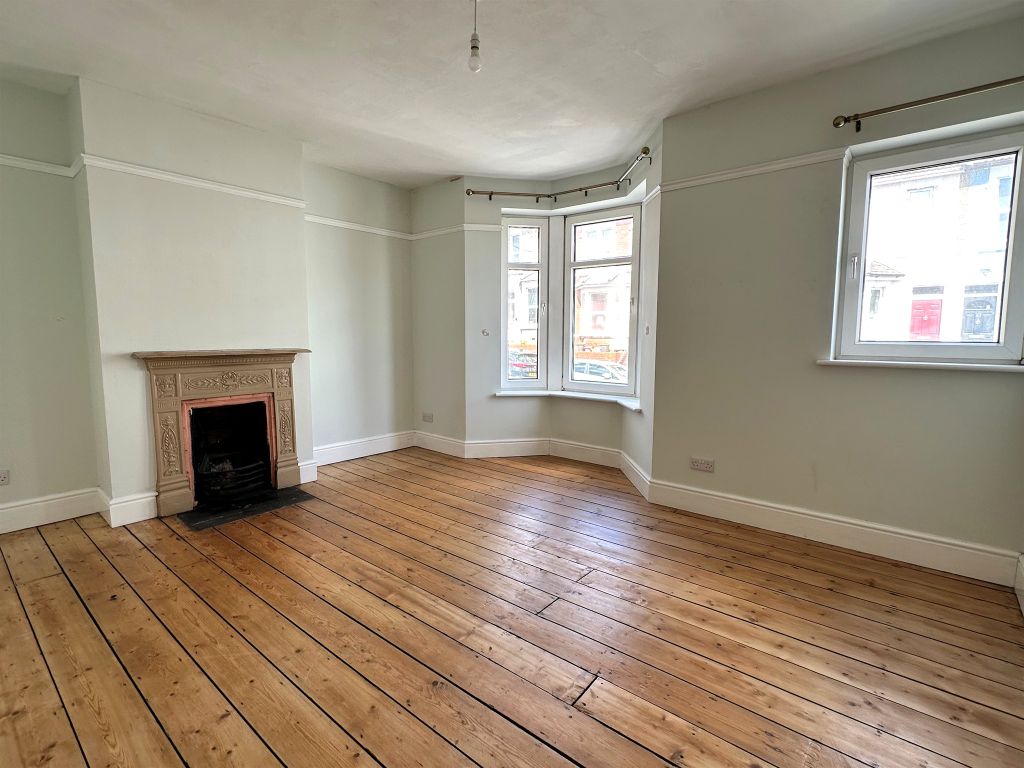 Property photo 3 of 23