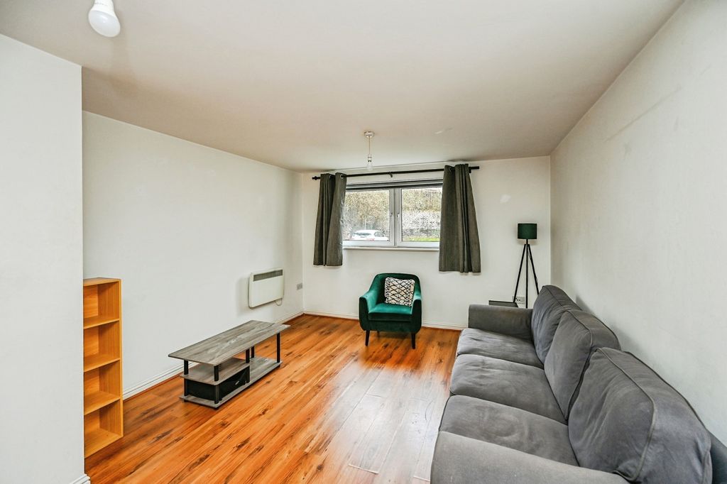 Property photo 2 of 16 Pbox-Img.Jpg