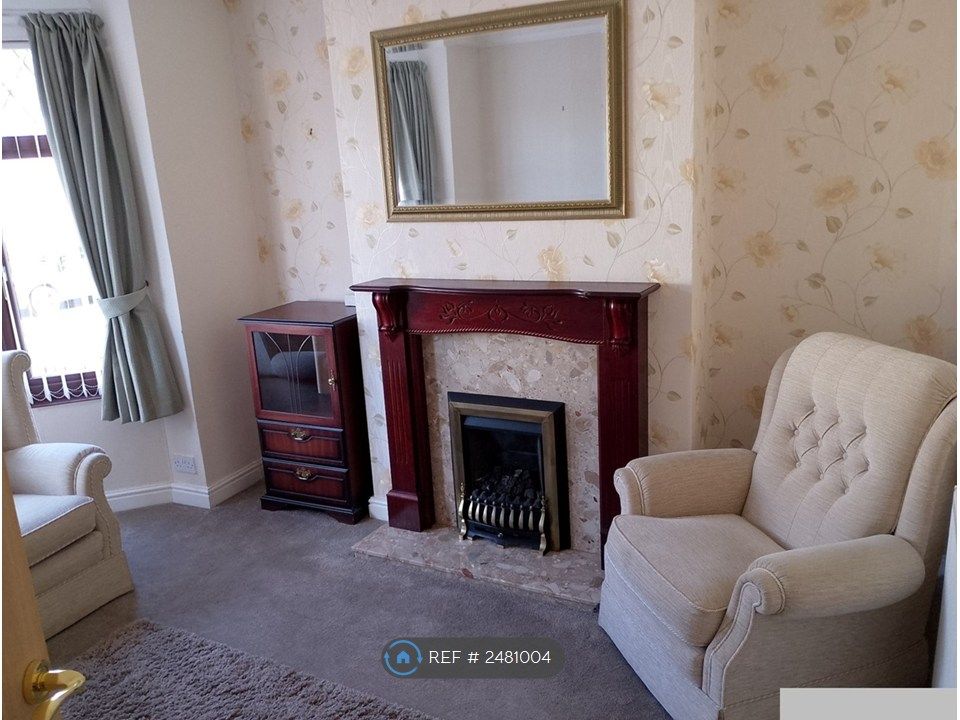 Property photo 3 of 22 Lounge 1