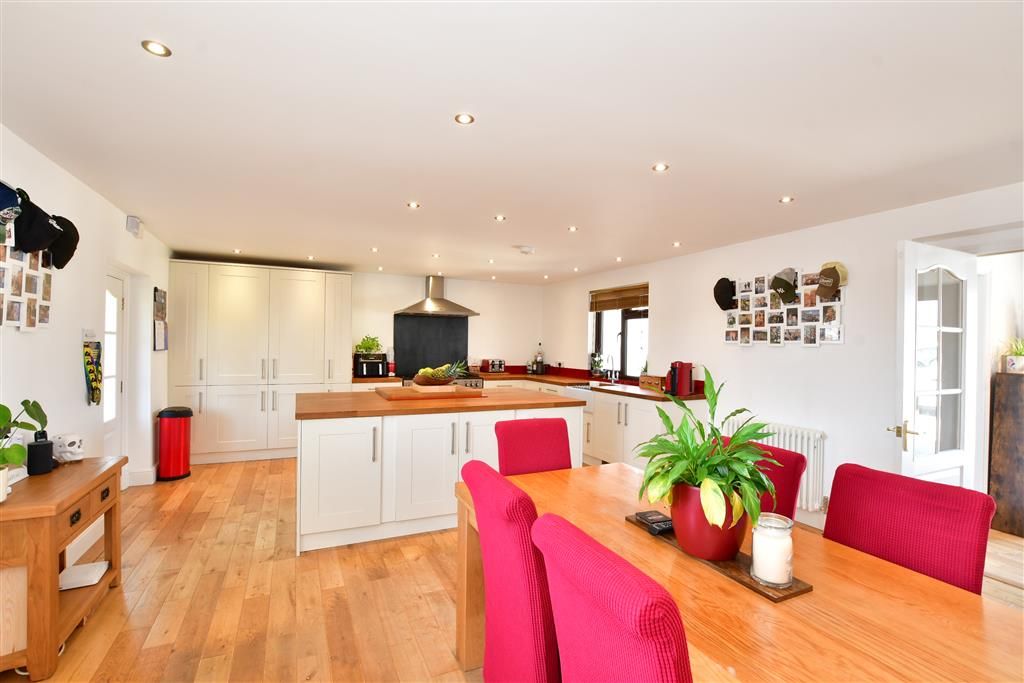 Property photo 3 of 12 Kitchen