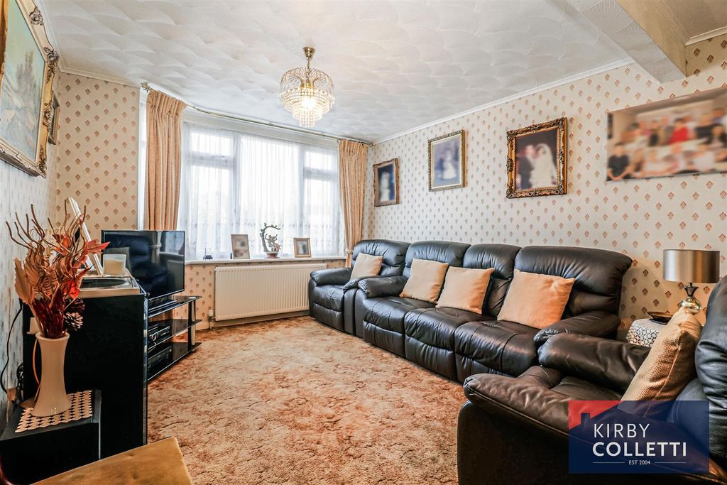 Property photo 2 of 17 Lounge/Dining Room