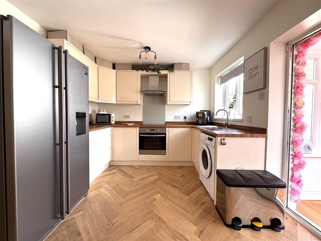 Property photo 3 of 33 Kitchen Dining Room