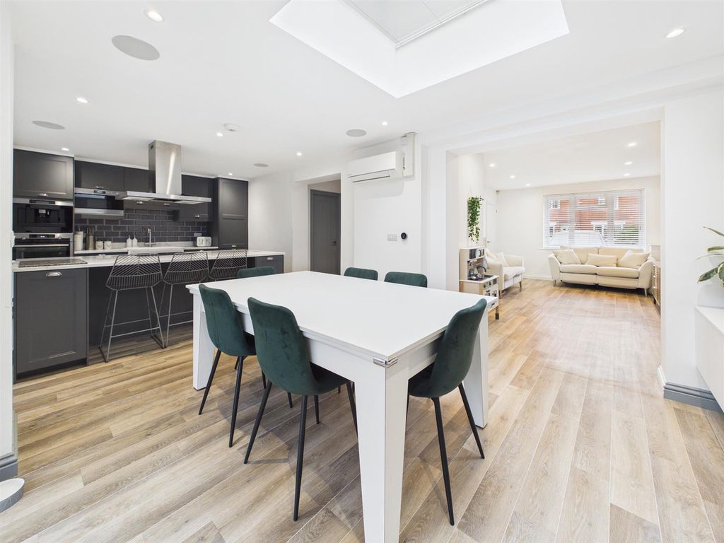 Property photo 1 of 25