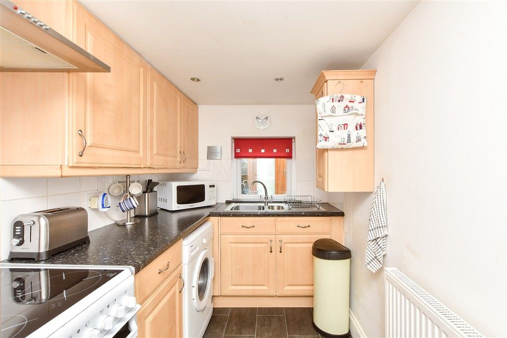 Property photo 2 of 11 Kitchen