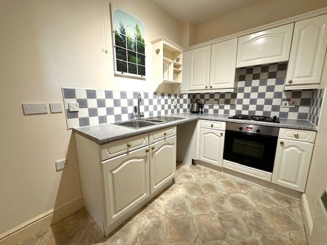 Property photo 2 of 6 Kitchen