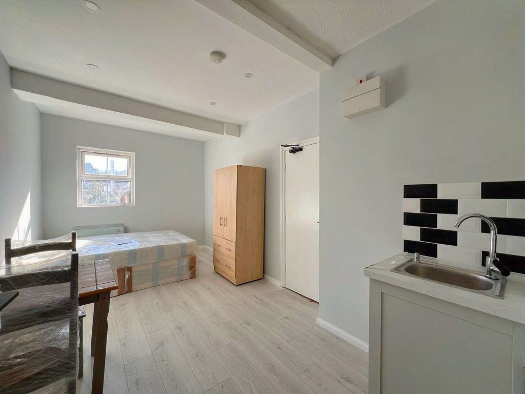 Property photo 2 of 3