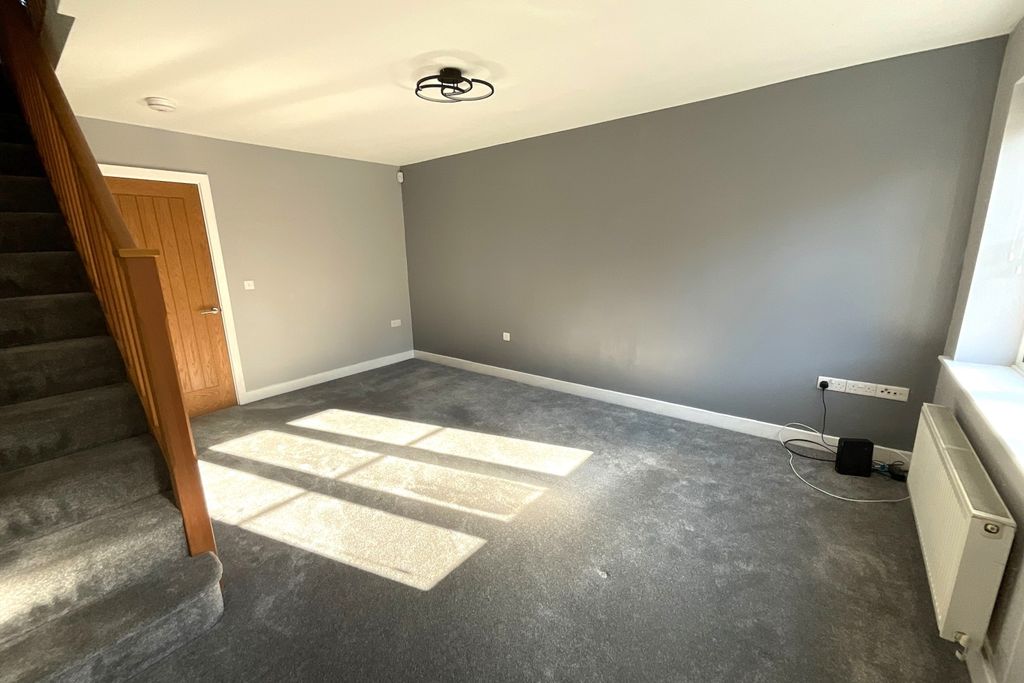 Property photo 2 of 10 Lounge 1