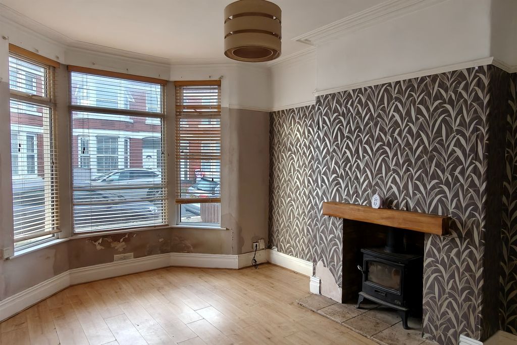 Property photo 2 of 16