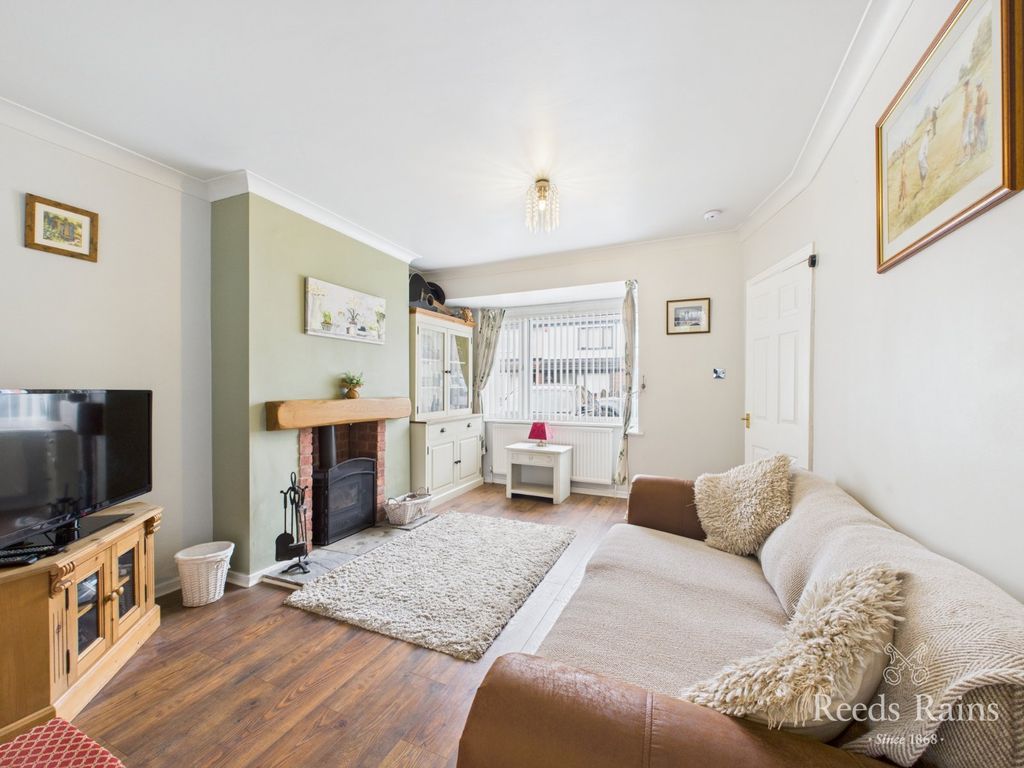 Property photo 1 of 18 Sitting Room